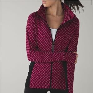 EUC Lululemon women’s Radiant jacket in Deep Dive Berry Rumble 🍋